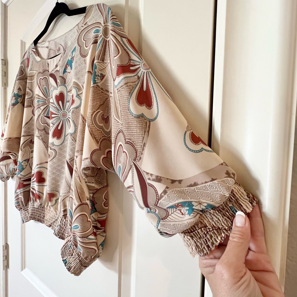 Vintage Campus Casuals Neutral Floral cropped blouse with jewel tones - Picture 3 of 6